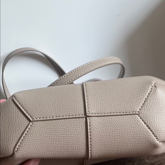 Polene Cyme Mini Tote Bag Edition textured taupe - Picture 4 of 9
